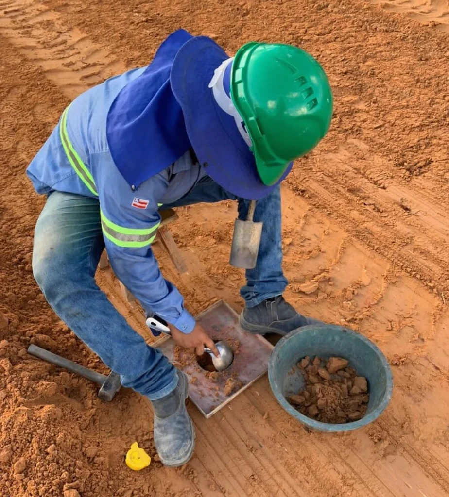 Control de compactación con cono de arena en Coquimbo: densidad in situ que evita sobrecostos